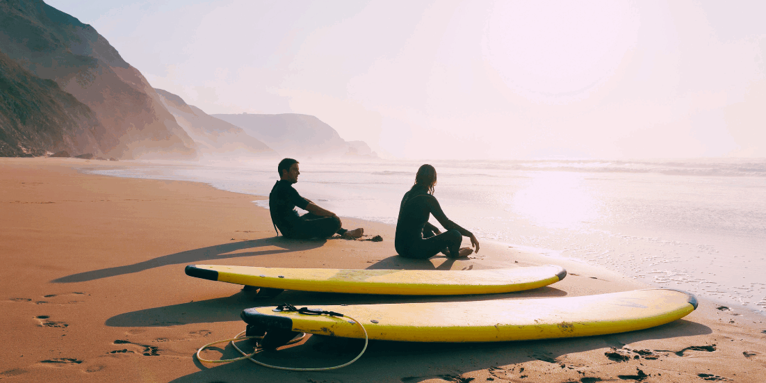 As melhores praias perto da Quinta da Carlota: uma viagem pelo Litoral Oeste.